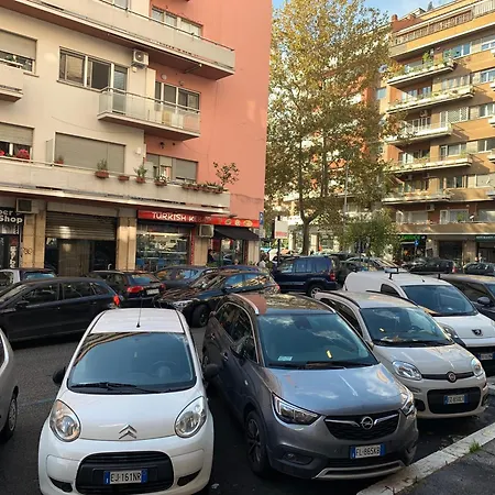 ゲストハウス バチカン ルームズ ホリデイ