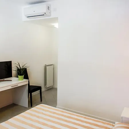 バチカン ルームズ ホリデイ