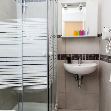 バチカン ルームズ ホリデイ ゲストハウス ローマ