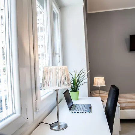 バチカン ルームズ ホリデイ ゲストハウス 4*